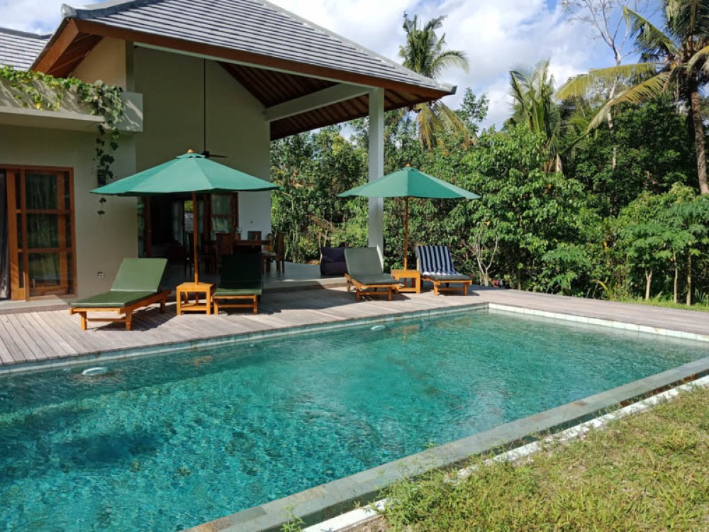 Bali villas for rent with a comfort outdoor swimming pool